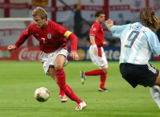 Foto de archivo del Mundial Korea- Japón 2002, en el que se enfrentaron Argentina e Inglaterra. 