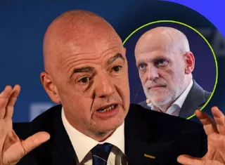 Gianni Infantino, presidente de la FIFA (izq.) y Javier Tebas, presidente de la Liga Española de Fútbol.