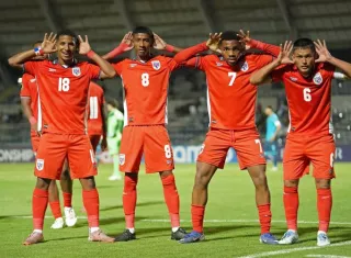 Ernesto Gómez, Carlos Rodríguez, Moisés Rochards y Klissman De Gracia celebran uno de los goles anotados ante Honduras. 