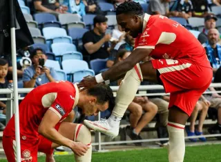 José Luis Rodríguez (der.) en el partido.