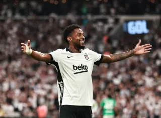 El lateral panameño Michael Amir Murillo celebra al anotar su gol en el partido en el que su equipo, el Besiktas de Turquía, venció 3-0 al Kauno Zalgiris de Lituania.