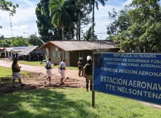 Base naval Teniente Nelson Tenas.
