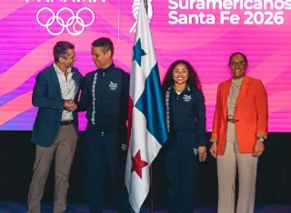 Hillary Heron y Liborio Saavedra (c).