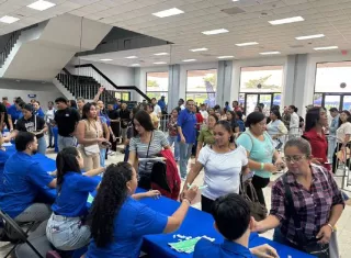Feria laboral reunió en Atlapa a 130 empresas y miles de aspirantes
