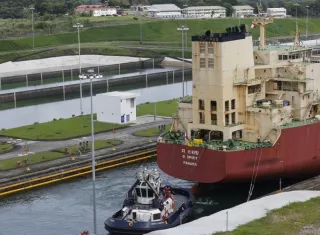 Canal de Panamá aumenta a 33 los tránsitos diarios desde octubre