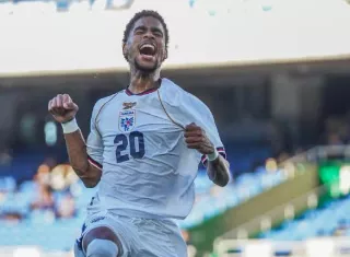 Giovany Herbert celebra su gol.