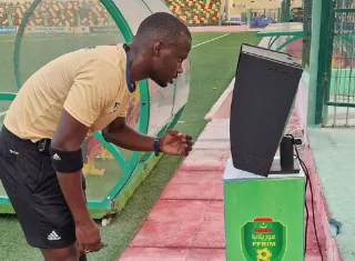 El FVS no es una tecnología experimental exclusivamente panameña. FIFA comenzó a probarla en competiciones internacionales y la ha utilizado en distintos torneos juveniles.