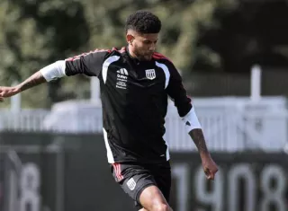 El central panameño Andrés Andrade, del Lask Linz de Austria, es probable que forme parte de la alineación titular de su equipo para el encuentro ante el Liverpool. 