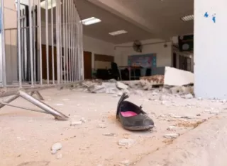 Unas 40 escuelas serán demolidas esta semana tras el terremoto
