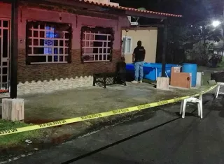 Escena del ataque a tiros que deja un muerto y un herido.