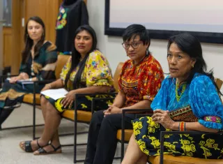 Las molas, símbolo del pueblo gunadule, son más que arte: son historias tejidas con dedicación, tiempo y esfuerzo. Foto: Cortesía