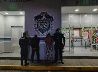 Además, se les incautó un arma de fuego. Foto: PN