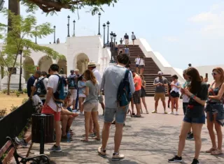 Turistas en el Casco Antiguo.
