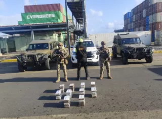 Incautación 50 paquetes de droga.