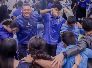 Jóvenes movidos por la fe.