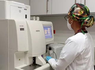 Ante la presencia de síntomas acudir al médico.