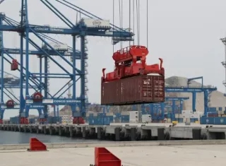  China anunció hoy que elevará del 34 al 84 % los aranceles a los bienes procedentes de Estados Unidos. Foto: EFE