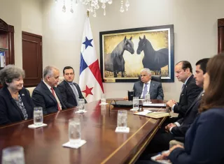 El presidente Mulino con miembros delegación de congresistas de Estados Unidos.