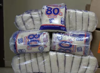 Las 11 pacas de arroz de presunto contrabando.