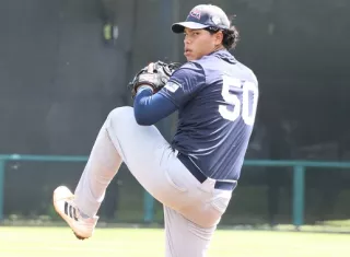 El lanzador Roderick Medina durante su labor en el partido de fogueo. Foto: Fedebeis.