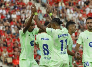 El delantero brasileño del FC Barcelona Raphinha celebra su gol. /Foto: EFE