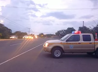 Los residentes urgen a las autoridades a ejecutar acciones concretas: mejorar carreteras y reforzar medidas de seguridad vial.  /  Foto: Thays Domínguez