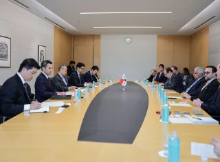 Reunión entre las partes.