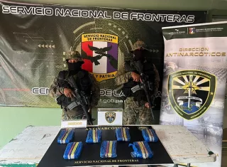 La mercancía ilícita fue recolectada del lugar y remitida a la Fiscalía de Drogas de Colón y Guna Yala.  /  Foto: Senan