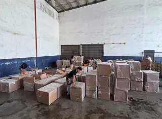 La mercancía legal escondía cigarrillos de marcas Rumba, Fisher y Última.  /  Foto: Diómedes Sánchez