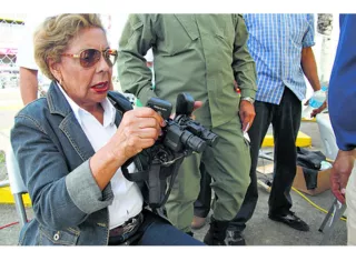 La Gobernadora Correa al frente del programa.