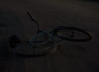 La ciclista se llevó la peor parte, falleció de forma instantánea.  /  Foto ilustrativa: Freepik