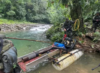 La minería ilegal contamina los suelos con mercurio.  /  Foto: Senafront