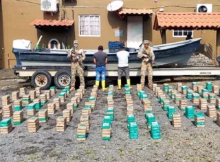 La droga estaba oculta en un doble fondo que tenía la lancha.  /  Foto: Senan