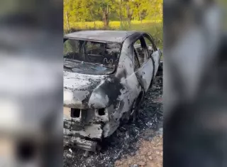 Vehículo calcinado, Corozalito, Hurtado, La Chorrera, Panamá Oeste, Ministerio Público, Medicina Legal, restos humanos, investigación policial, persona desaparecida, crimen, auto incendiado.  /  Foto: Eric Montenegro