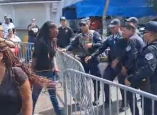 Los manifestados fueron interceptados por unidades policiales.