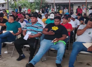 En busca de una oportunidad de empleo.