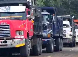 Protesta pacífica por el derecho al trabajo.