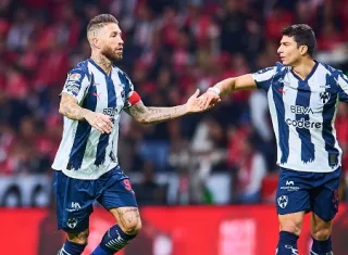 Sergio Ramos (izq.) se despidió de los Rayados del Monterrey. 