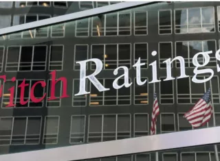 Fitch mantiene a Panamá “BB+”, pero alerta por deuda y gobernanza