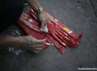 e losLos dispositivos pirotécnicos deben encenderse exclusivamente en espacios abiertos. Foto: Cortesía