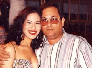 Fallece el padre y representante de la cantante Selena, Abraham Quintanilla