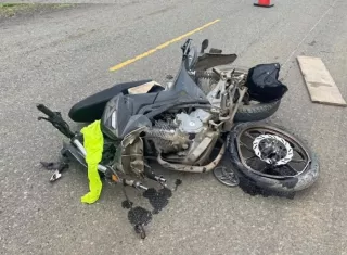 Al parecer el conductor del pick up iba en contra vía.  /  Foto: informatelas24.7