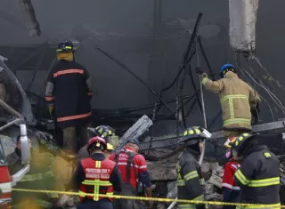 Sheinbaum confirma diez muertos en el accidente de una avioneta en México