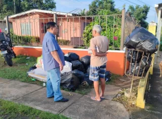 Basura se acumula por semanas y Veolia vuelve a quedar en la mira