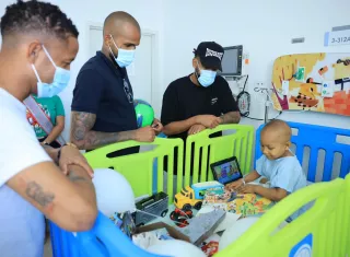 Seleccionados de fútbol encabezan visita de Afutpa a la Ciudad de la Salud