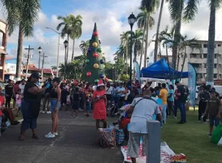 Entre la fe y la necesidad: Colón clama por trabajo y seguridad en fin de año