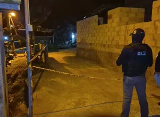 Pistoleros mandan a otro pa’l cementerio en Colón