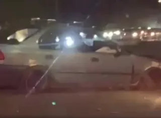 El sedán de color gris se llevó la peor parte.  /  Foto: TraficoCPanama