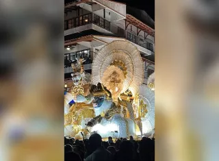 Con carrozas de ensueño, Las Tablas prende el topón de Año Nuevo