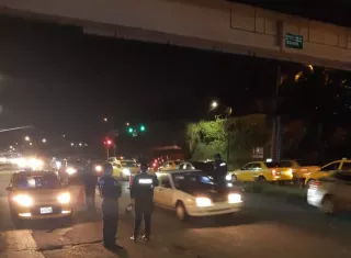 La policía efectuó operativos y colocó puntos de control en diferentes sectores de la ciudad.  /  Foto: Diómesdes Sánchez